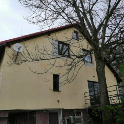 Dom z dużą działką i budynkami gospodarczymi 0,9467 ha